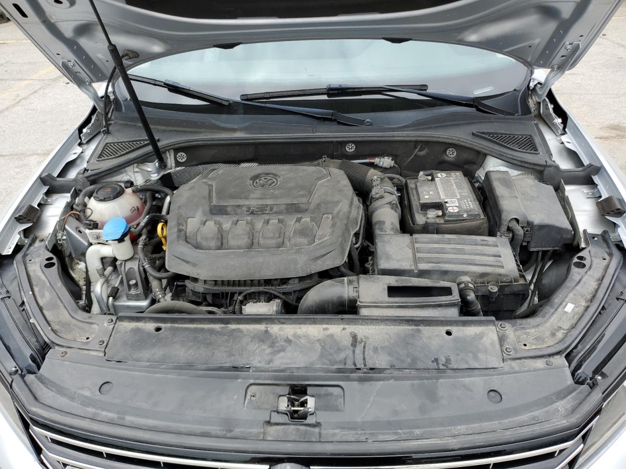 1VWAA7A37JC030371 2018 Volkswagen Passat S