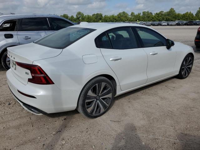2022 VOLVO S60 B5 MOM 7JRL12FZ1NG161050