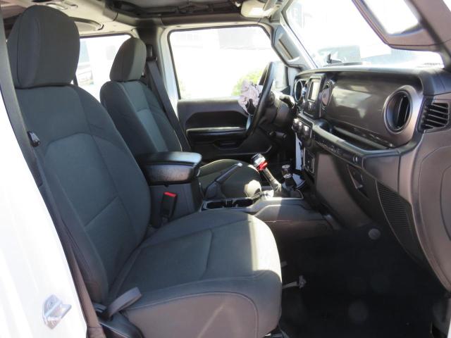 1C4HJXDG8JW201398 Jeep Wrangler Unlimited Sport