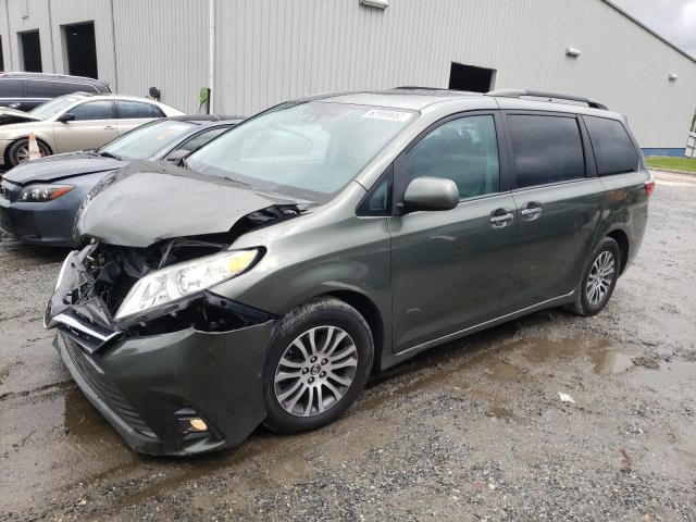 2018 Toyota Sienna XLE