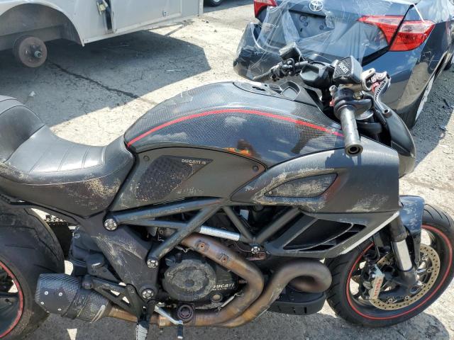 2011 DUCATI DIAVEL ZDM13BLW5BB002037