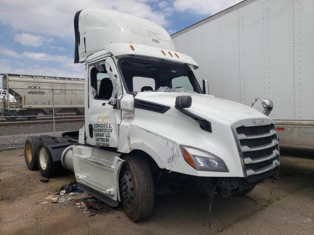 Lot #2477564466 2020 FREIGHTLINER CASCADIA 1 salvage car