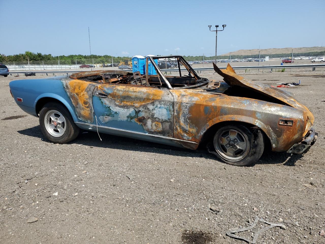 ZFAAS00B8B8183613 1981 Fiat 124 Spider