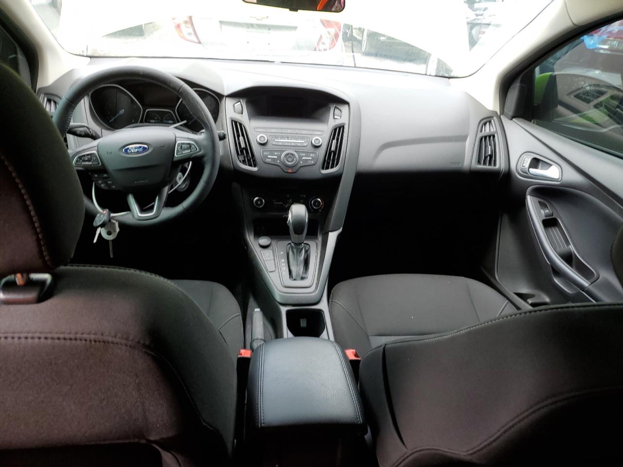 VIN: 1FADP3K28JL261315 2018 FORD FOCUS