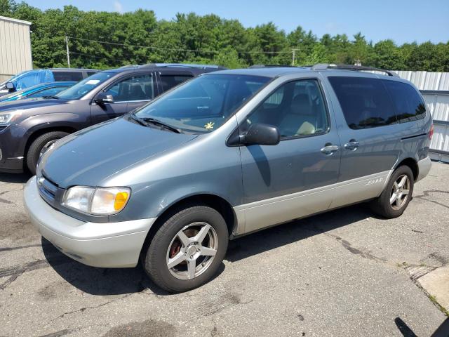 2000 Toyota Sienna LE