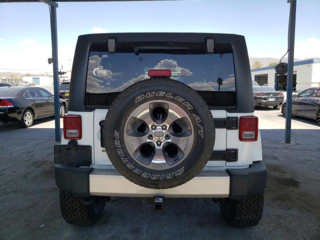 1C4BJWEG5JL812800 Jeep Wrangler Unlimited Sahara