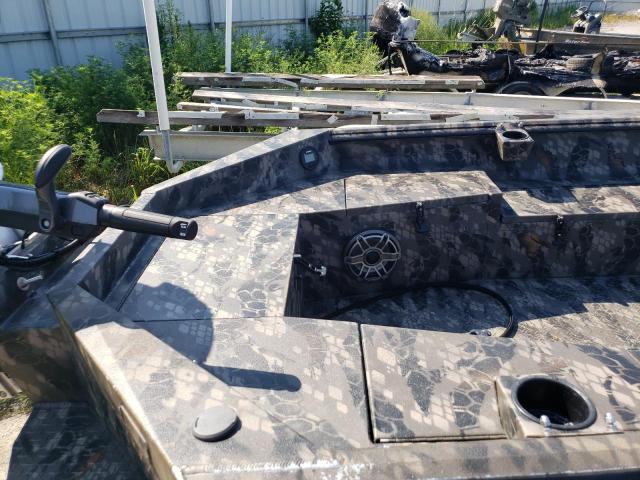 TTN05245J021 Auction: COPART Lot: 61088903 Location: LA - NEW ORLEANS TTN05245J021 OTHER HAVOC BOAT 2021 TWO TONE Photo 6