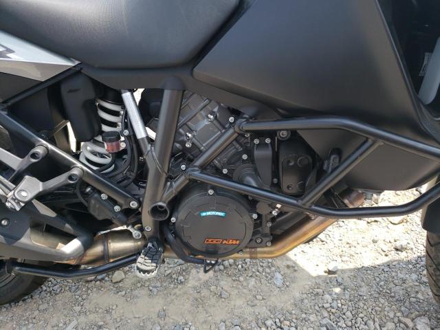 2019 KTM 1290 SUPER - VBKV79403KM904693