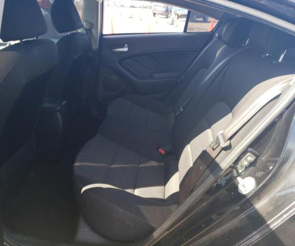 3KPFK4A71JE284724 KIA FORTE LX