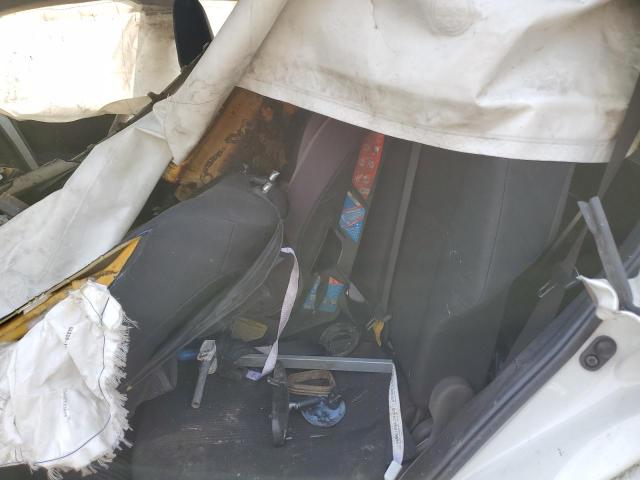 JTMBFREV4JJ198660 Toyota RAV4 LE