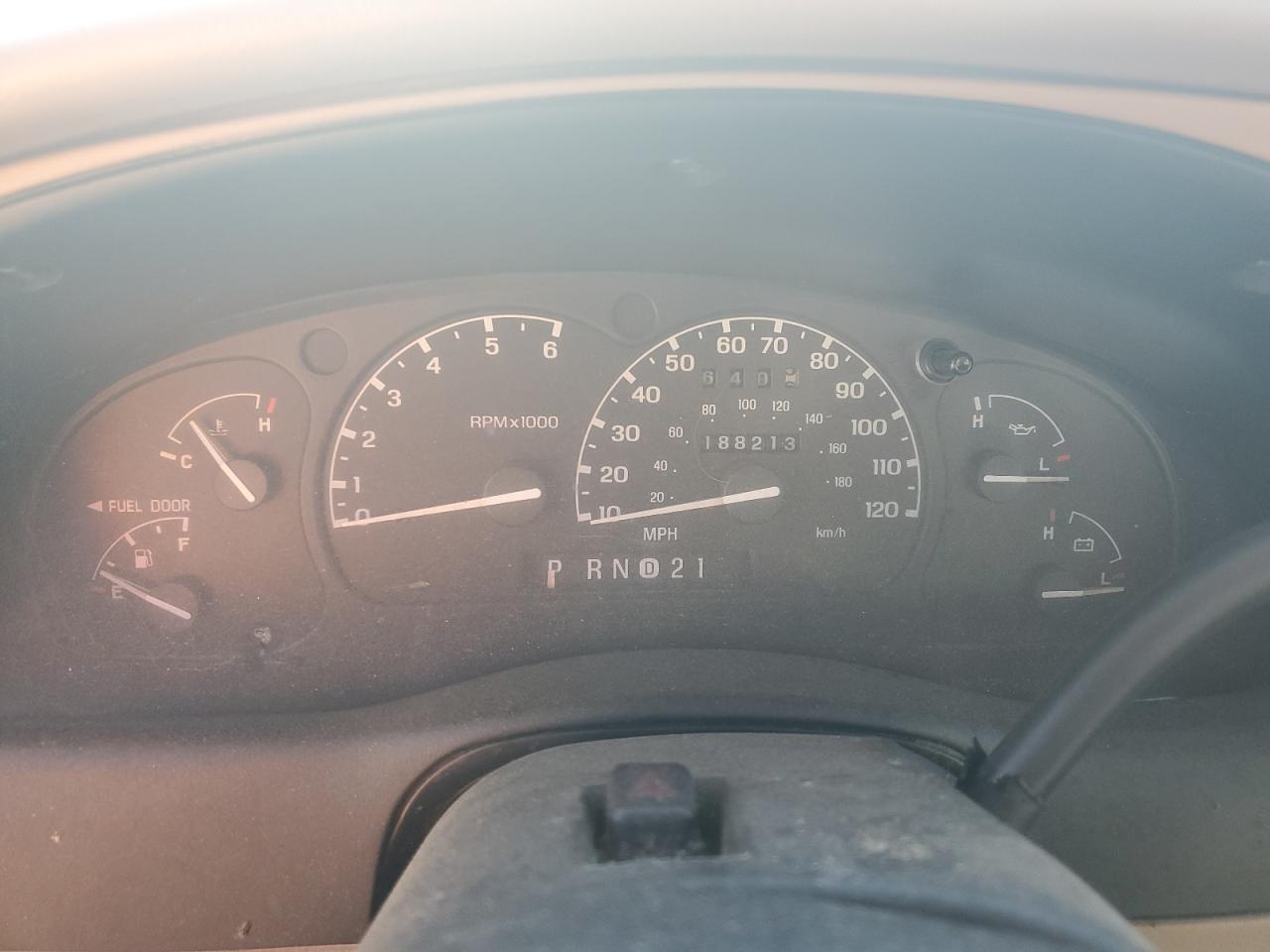 1FMYU24E9WUB68810 1998 Ford Explorer