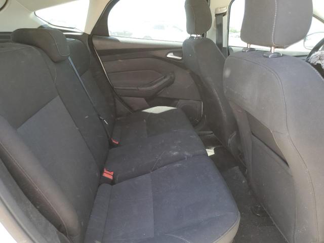 1FADP3K26JL237112 Ford FOCUS SE