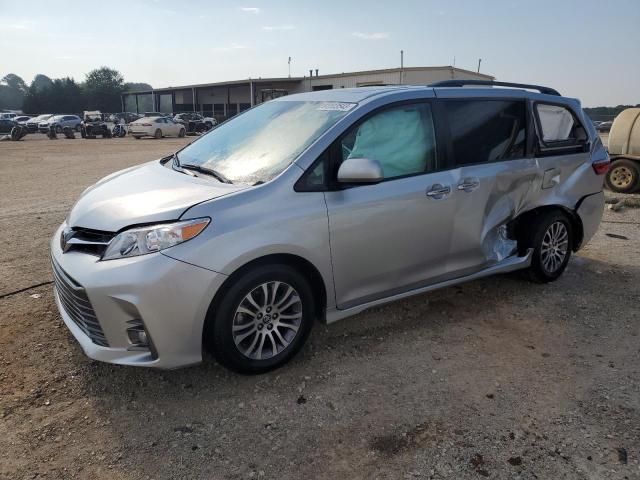 2019 Toyota Sienna XLE