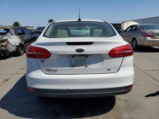 1FADP3F27FL325717 Ford FOCUS SE