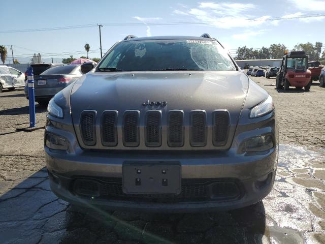 1C4PJLCB9JD620950 Jeep Cherokee Latitude