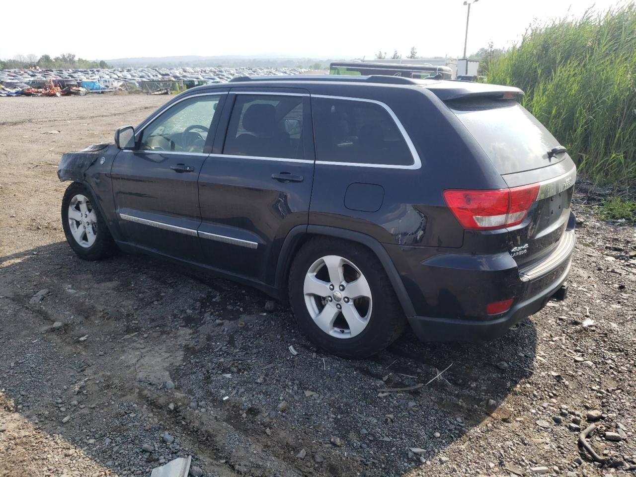1J4RR4GG4BC516705 2011 Jeep Grand Cherokee Laredo