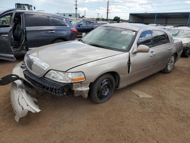 2003 Lincoln Town Car Signature