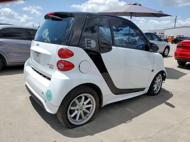 VIN WMEEJ9AA2FK836258 2015 Smart Fortwo no.3