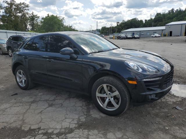 VIN WP1AA2A52JLB08982 2018 Porsche Macan no.4