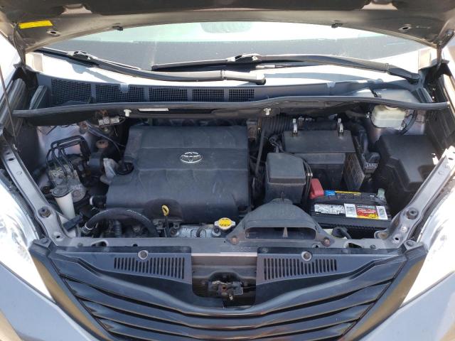 5TDZK3DC9FS639989 Toyota SIENNA