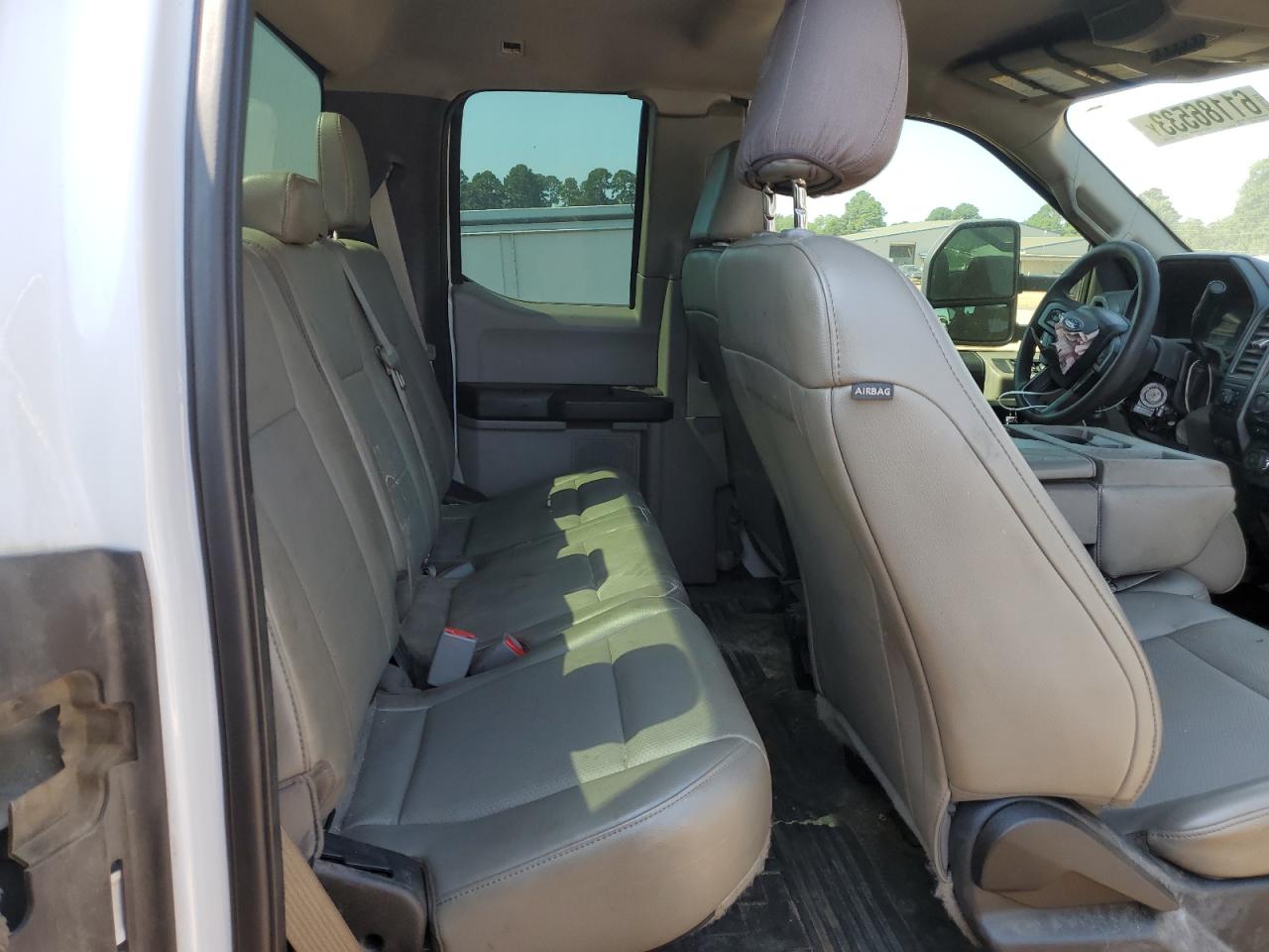 FORD F-550 SUPER DUTY