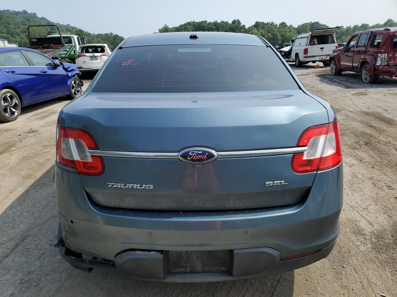 1FAHP2EW1AG163858 2010 Ford Taurus Sel