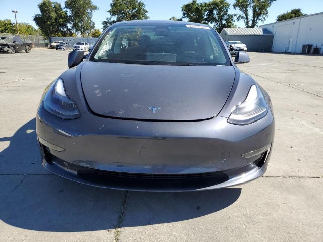 5YJ3E1EB8PF386211 Tesla MODEL 3