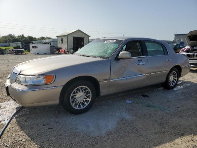 2000 Lincoln Town Car Signature