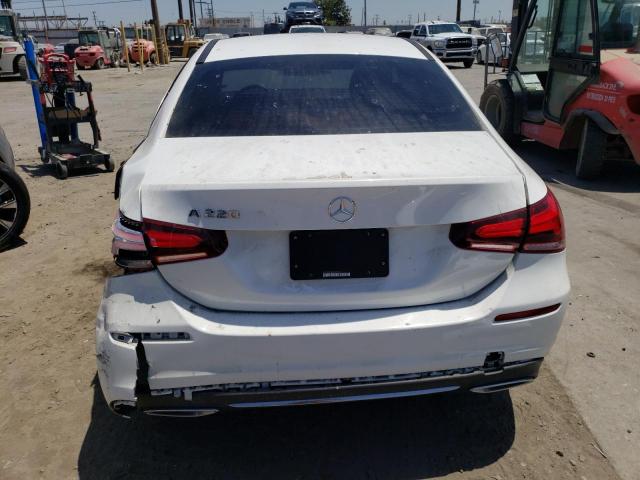 WDD3G4EB0KW027571 Mercedes-Benz A 220