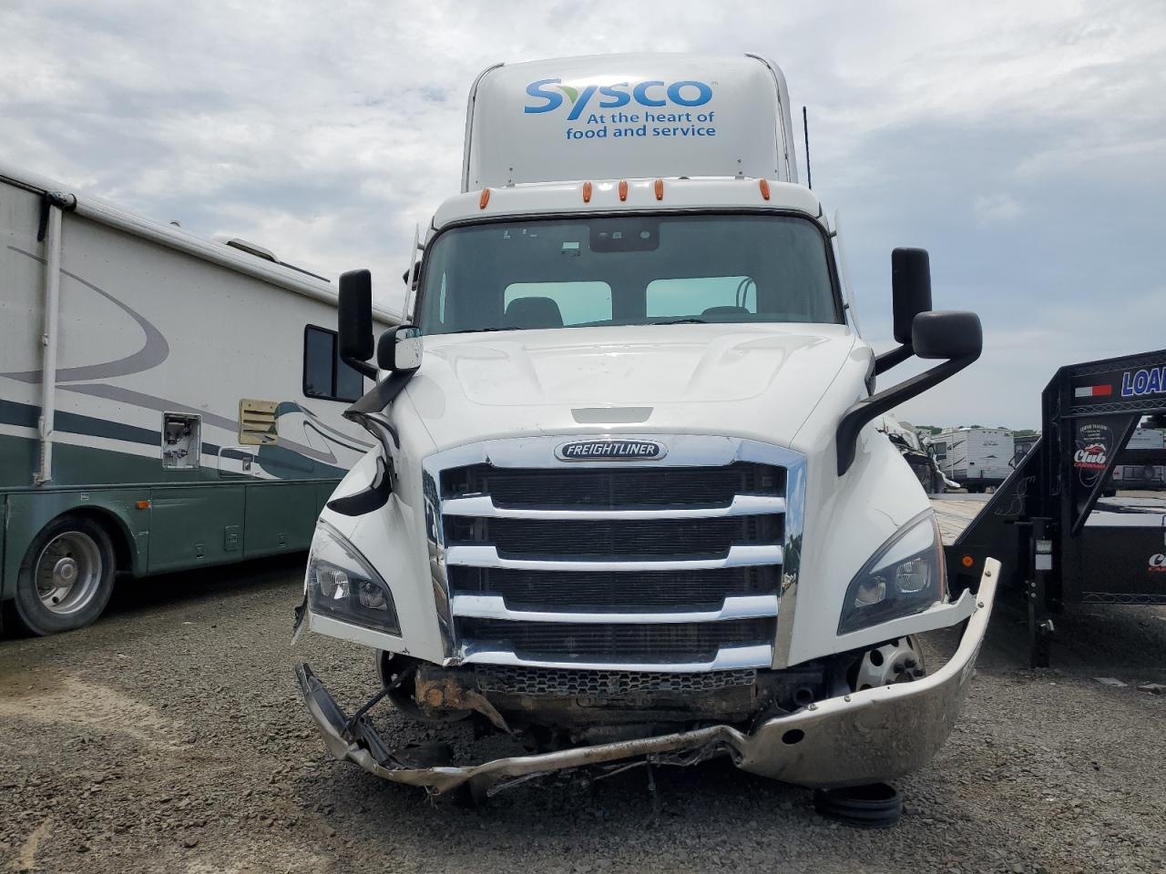 Lot #2494349887 2023 FREIGHTLINER CASCADIA 1