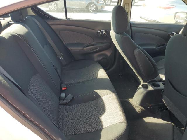 3N1CN7APXFL894624 Nissan VERSA S