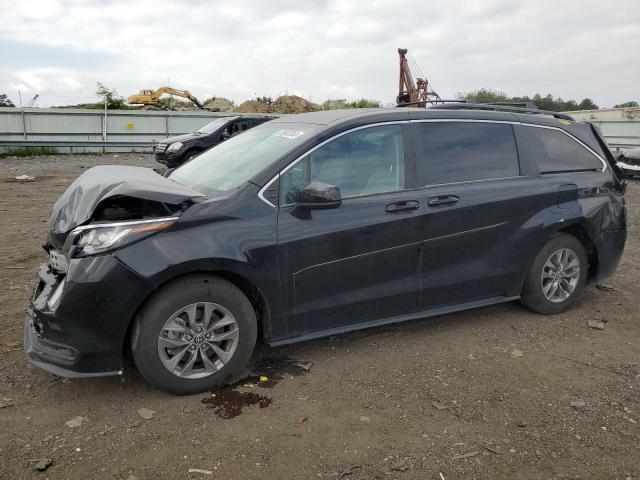 2023 Toyota Sienna LE