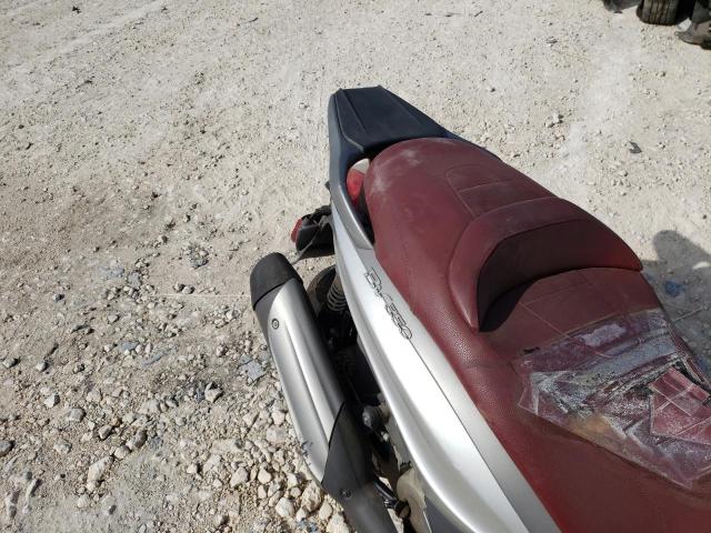 2013 PIAGGIO MOTORCYCLE - ZAPM690T205001091