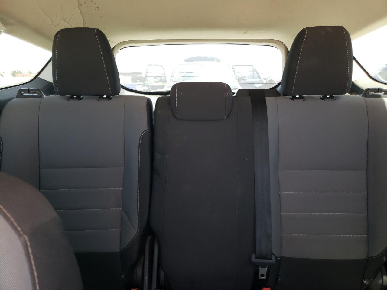 VIN: 1FMCU0F7XHUA81174 2017 FORD ESCAPE