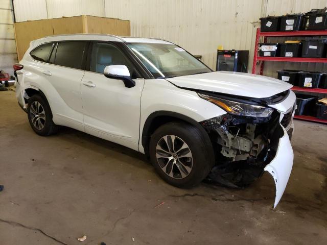 VIN 5TDHZRBH2NS196155 2022 Toyota Highlander, Xle no.4