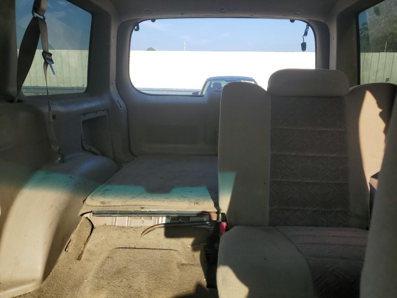 1FMYU24E9WUB68810 1998 Ford Explorer