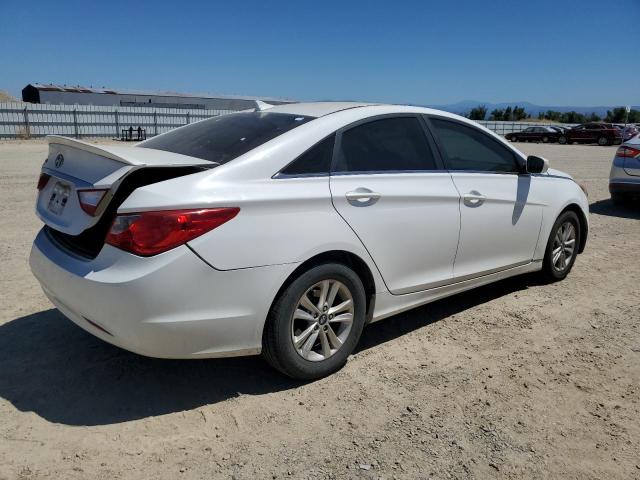 VIN: 5NPEB4AC3DH747049 Auction: COPART Lot: 60250963 Location: CA - REDDING 5NPEB4AC3DH747049 HYUNDAI SONATA 2013 WHITE Photo 3
