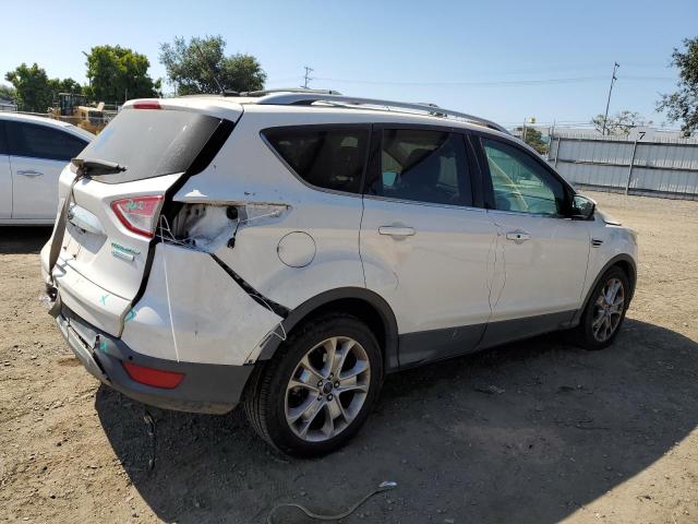 1FMCU0J99EUD01652 Ford Escape Titanium