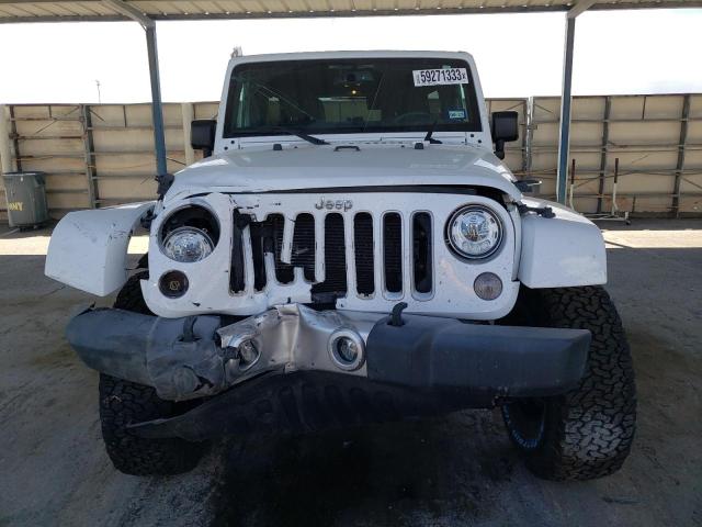 1C4BJWEG5JL812800 Jeep Wrangler Unlimited Sahara
