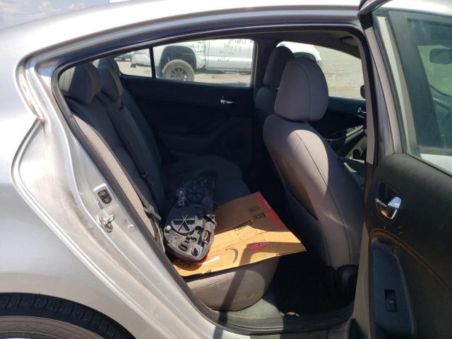 KNAFX4A62E5105887 KIA FORTE LX