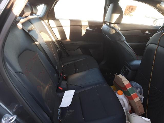3KPF44AC8ME303197 KIA FORTE GT