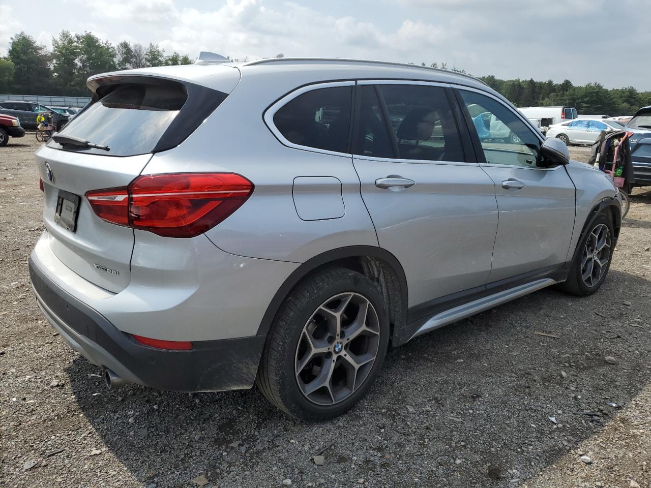 WBXHT3C51K3H35063 BMW X1 XDRIVE2 3