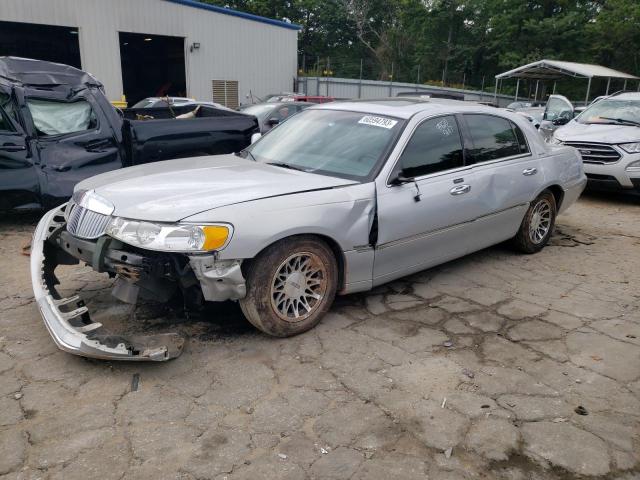 2002 Lincoln Town Car Signature