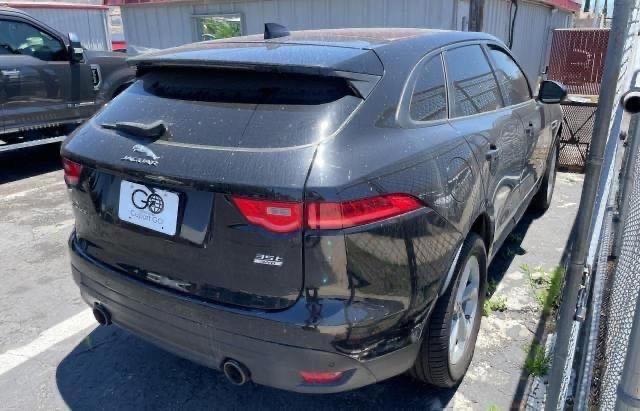 SADCJ2BV8HA067907 Jaguar F-pace Premium