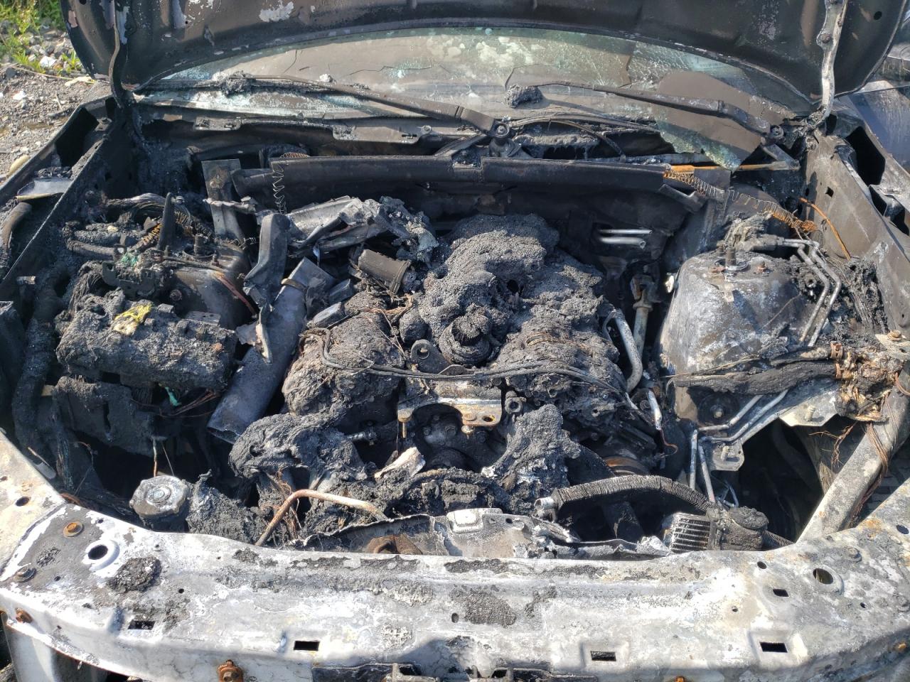 1J4RR4GG4BC516705 2011 Jeep Grand Cherokee Laredo