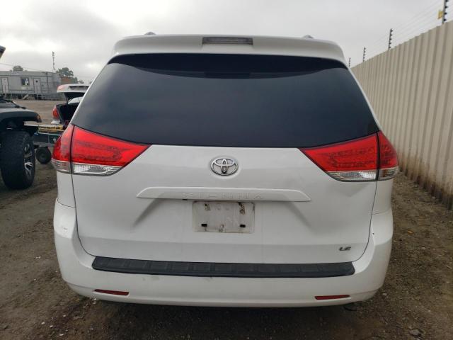 5TDKK3DC8ES455739 Toyota SIENNA LE