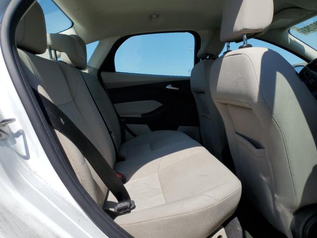 1FADP3F27FL325717 Ford FOCUS SE