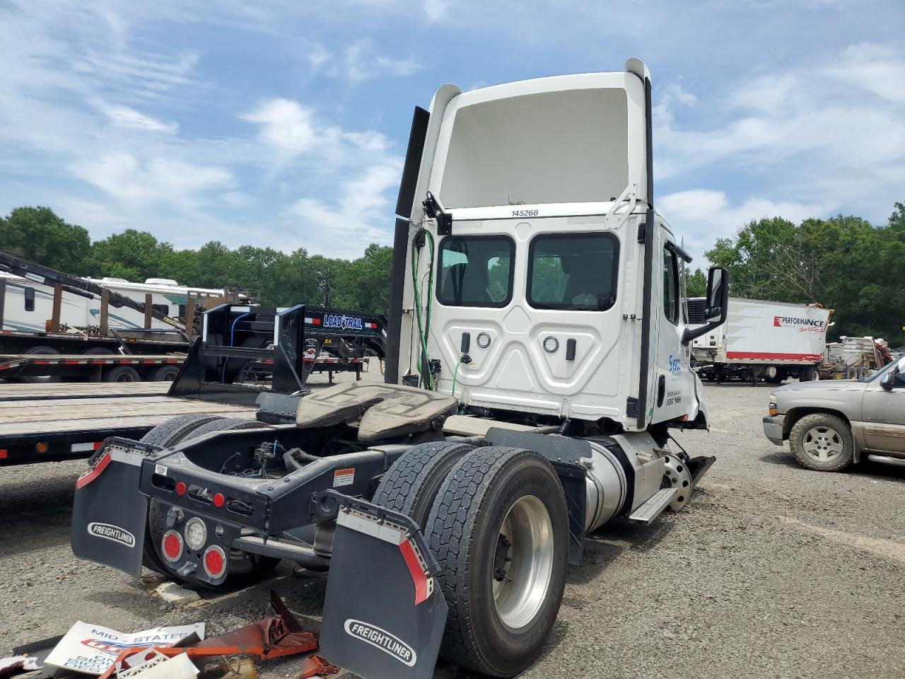 Lot #2494349887 2023 FREIGHTLINER CASCADIA 1