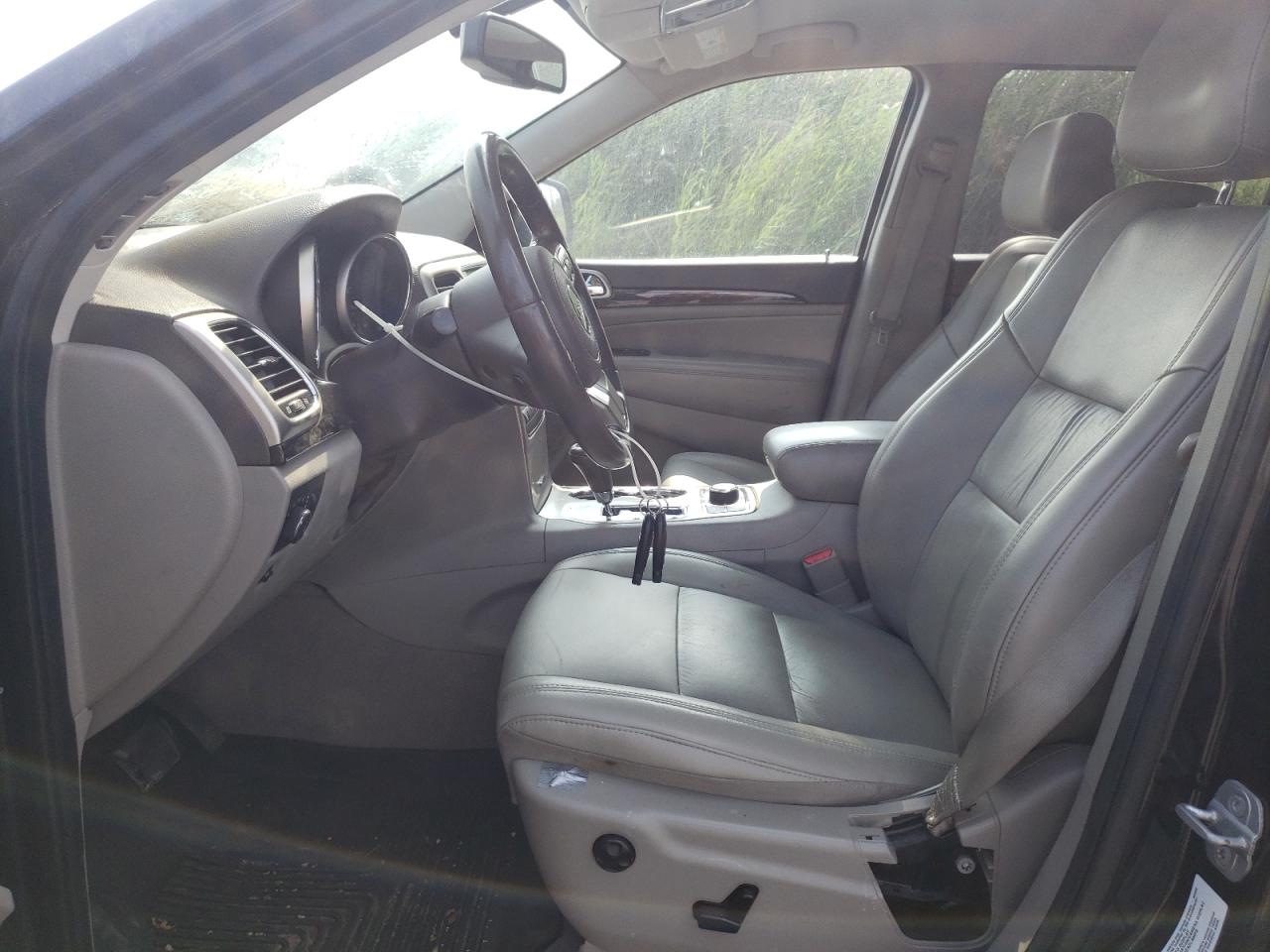 1J4RR4GG4BC516705 2011 Jeep Grand Cherokee Laredo