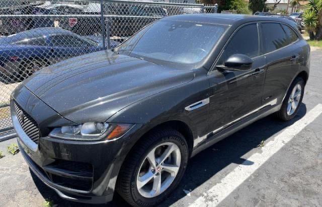 SADCJ2BV8HA067907 Jaguar F-pace Premium